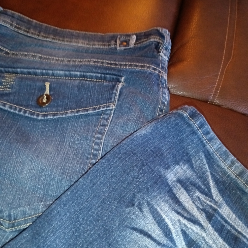 Inked and Faded Jeans - Picture 5 of 7